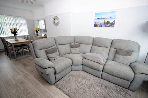 25 Castleton Avenue, Stretford, Manchester, M32 9RS