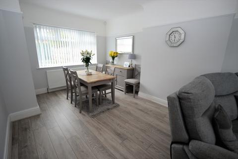25 Castleton Avenue, Stretford, Manchester, M32 9RS