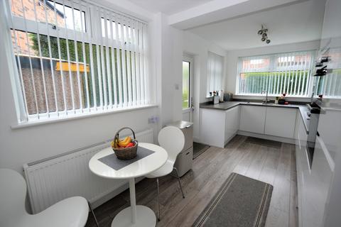 25 Castleton Avenue, Stretford, Manchester, M32 9RS