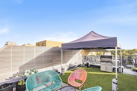 9 Armstrong Close, London, SE3 9BT