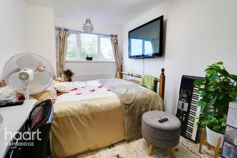 17 Atkins Close, Cambridge, CB4 2NW