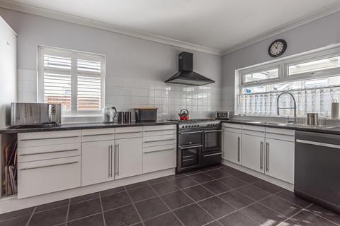 38 Coppermill Road, Wraysbury, Staines-upon-thames, TW19 5NT