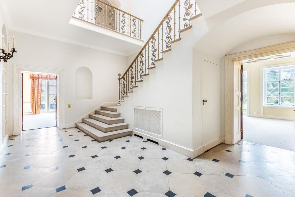 Staircase/Hallway