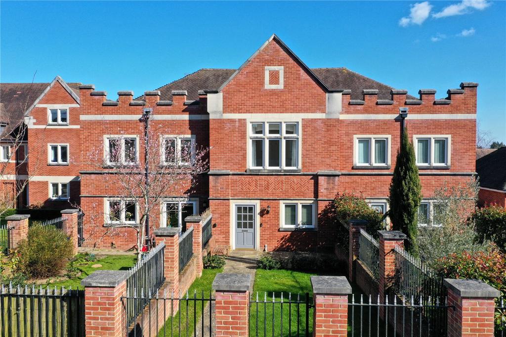 Abbey Gardens, Upper Woolhampton, Reading, RG7 2 bed terraced house £