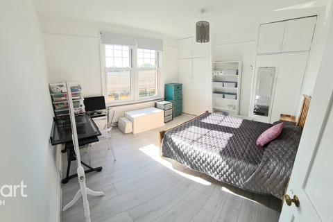 66 Fitzgerald Road, Bramford, Ipswich, IP8 4AD