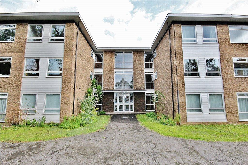 Selby Court, Manor Road, Twickenham, TW2 1 bed apartment £300,000
