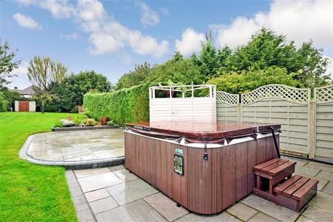 11 Wellfields, Loughton, IG10 1PB