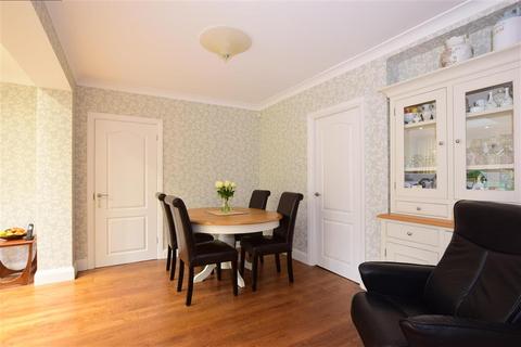 11 Wellfields, Loughton, IG10 1PB