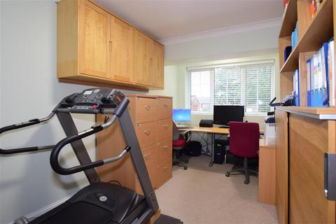 11 Wellfields, Loughton, IG10 1PB