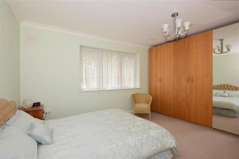 11 Wellfields, Loughton, IG10 1PB