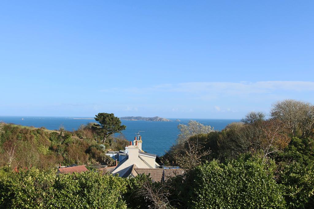 Calais Lane, St Martin's, Guernsey, GY4 5 bed detached house