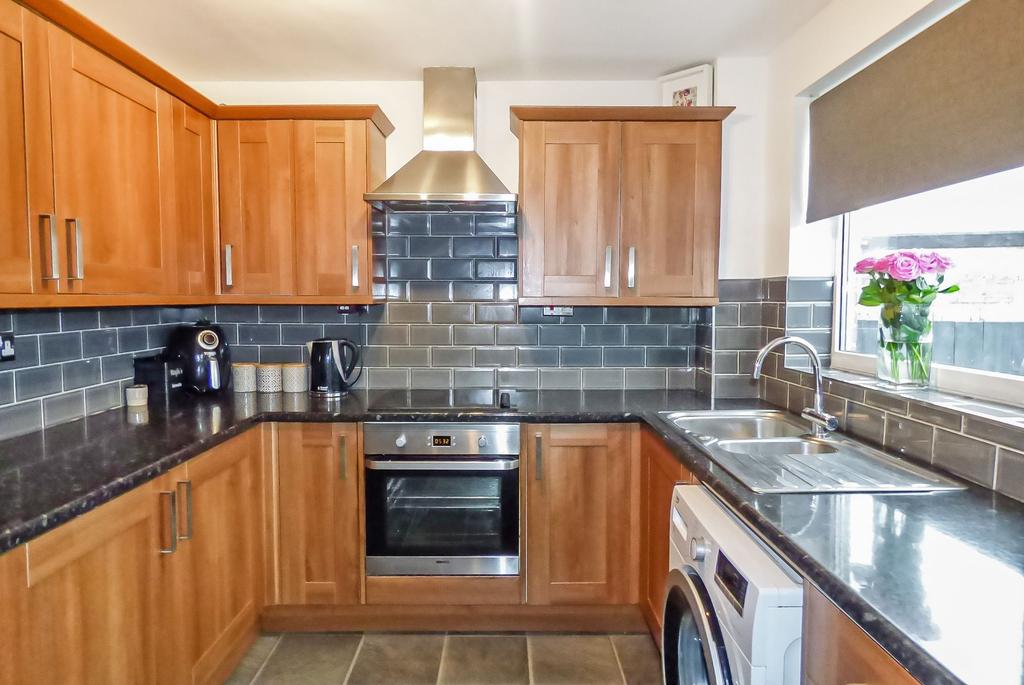 Newburgh Avenue, Holywell, Seaton Delaval, Tyne & Wear, NE25 0JP 3 bed