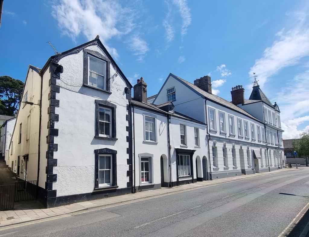 Barnstaple Street, Bideford 4 bed end of terrace house £188,000