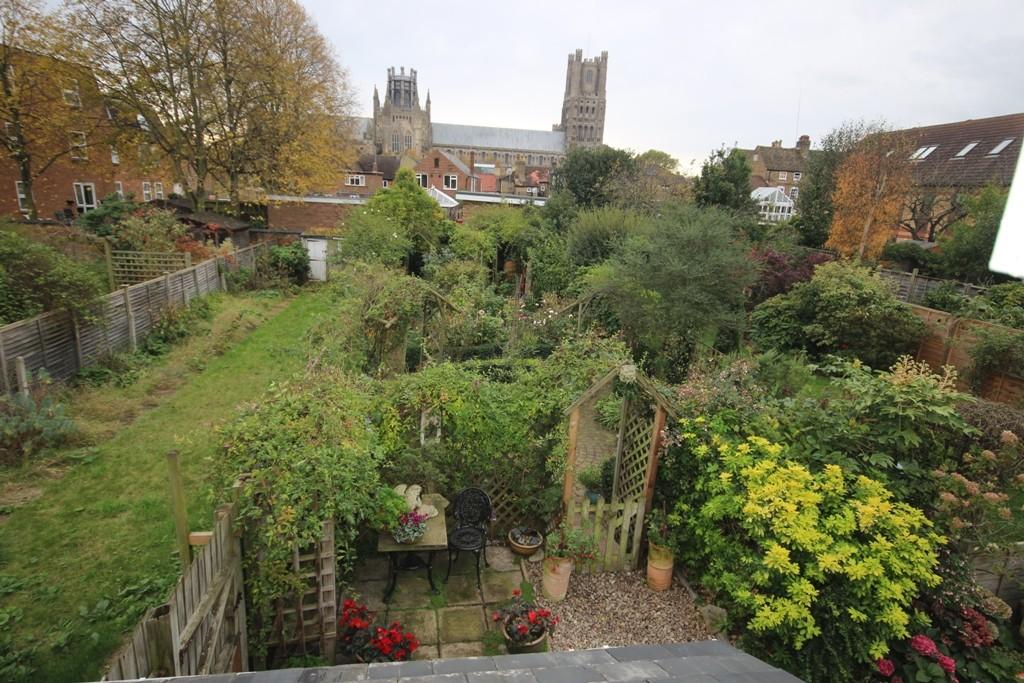 Nutholt Lane, Ely 2 bed cottage £305,000