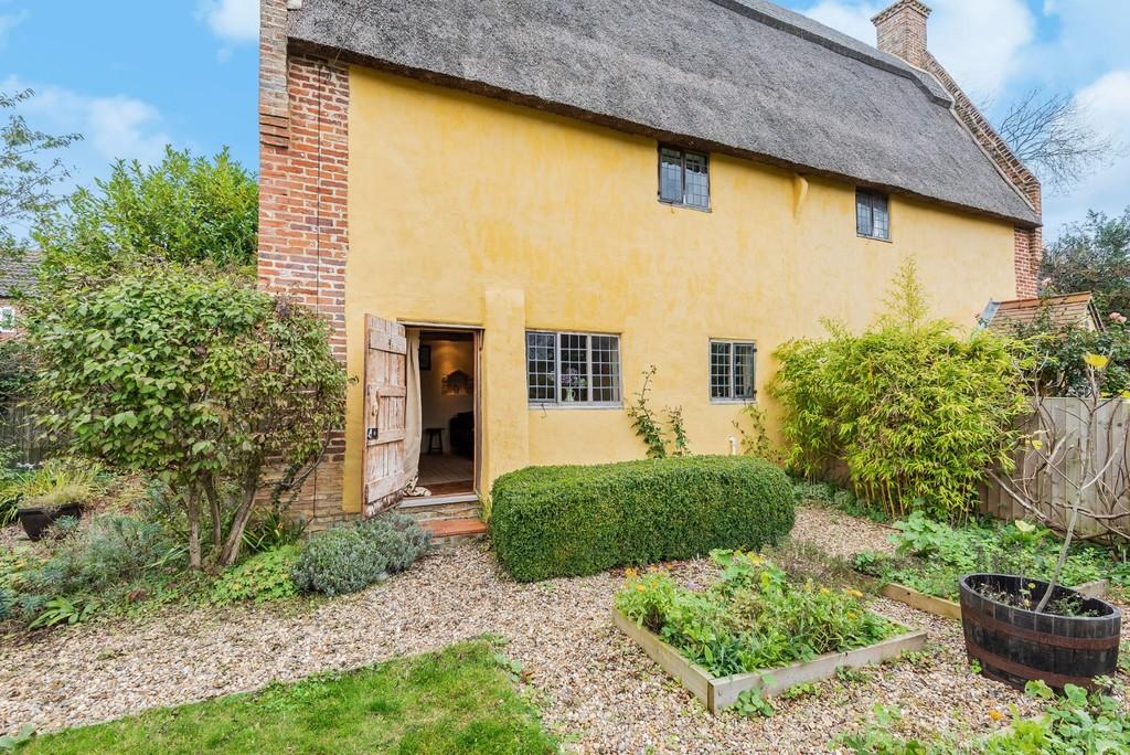 Edingthorpe 2 bed semidetached house £250,000