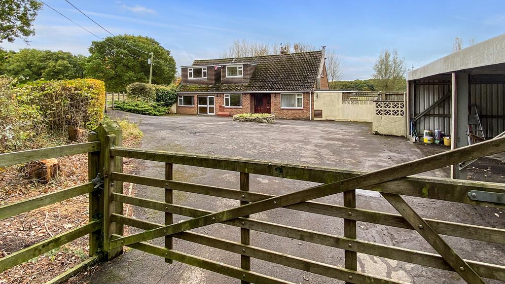 Kettle Lane, West Ashton 4 bed detached house £1,600 pcm (£369 pw)