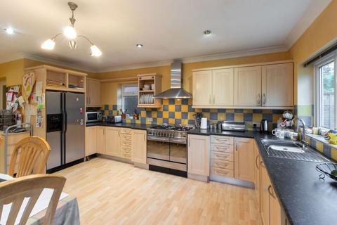 14 Beaminster Road, Solihull, B91 1NA