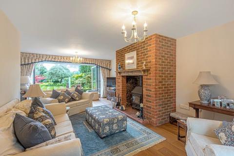 Doggetts High Road, Chipstead, Coulsdon, CR5 3QQ