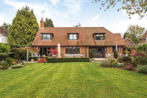 Doggetts High Road, Chipstead, Coulsdon, CR5 3QQ