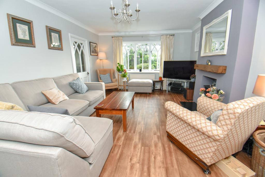 The Green Road, Ashbourne 4 bed detached house £485,000