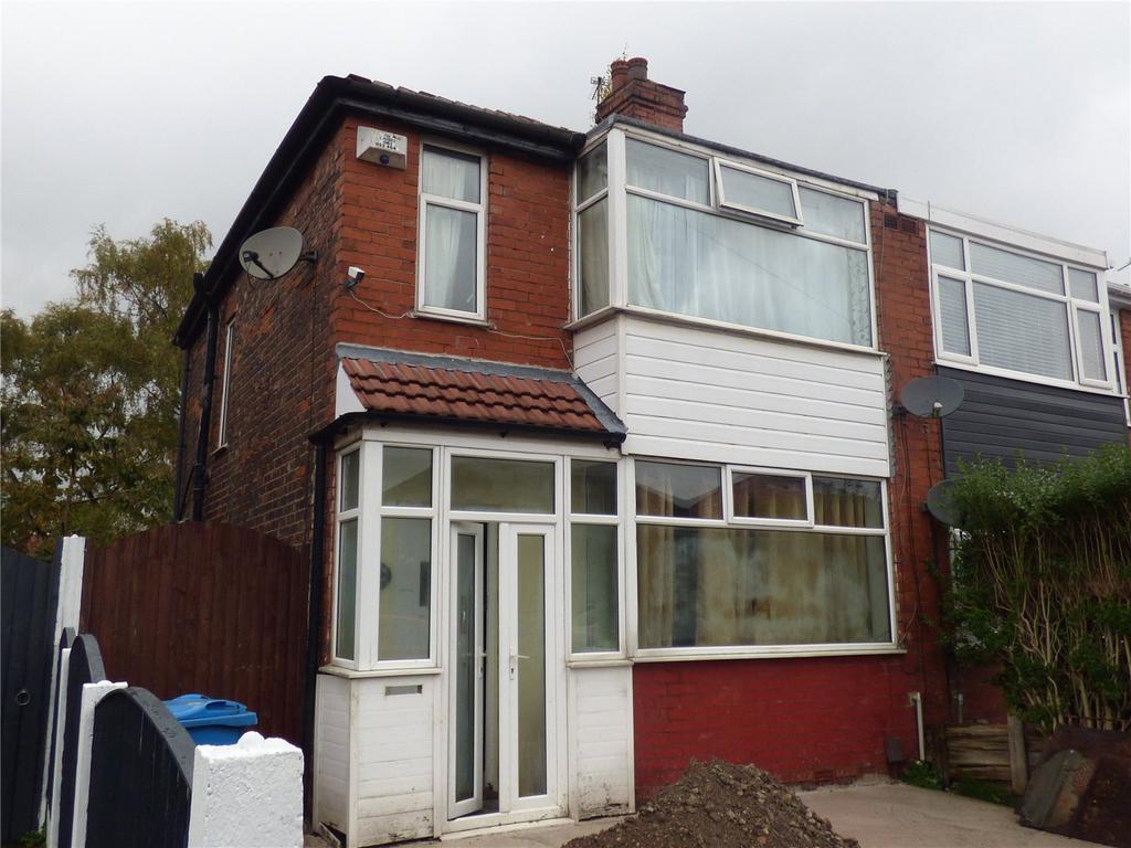 Welbeck Avenue, Chadderton, Oldham, OL9 3 bed semidetached house £90,000
