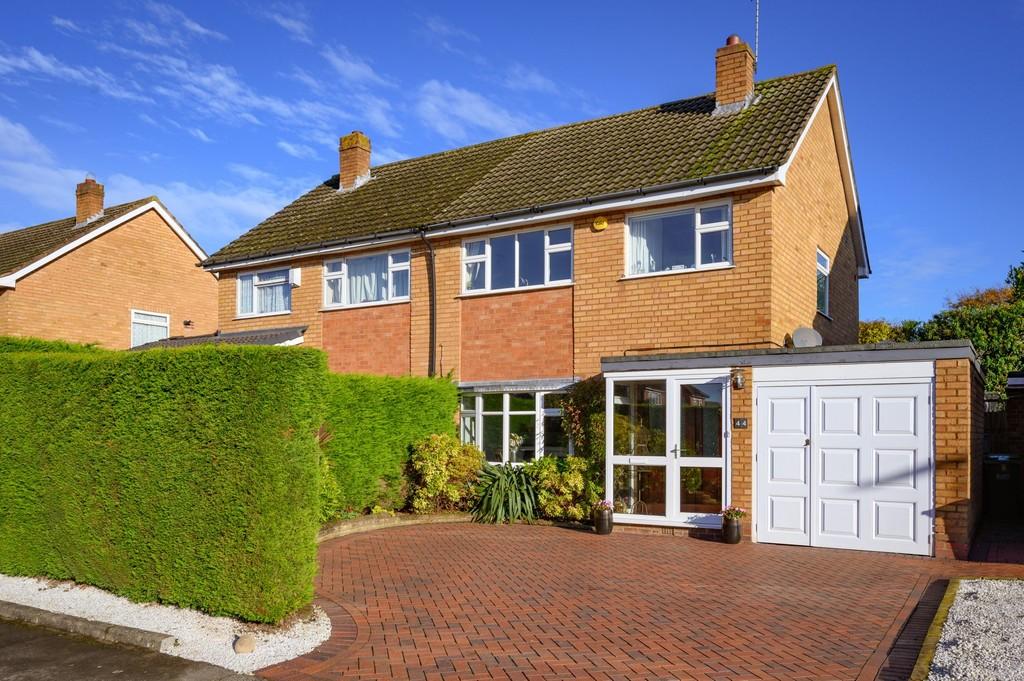 Milton Road, Bentley Heath 3 bed semidetached house £385,000