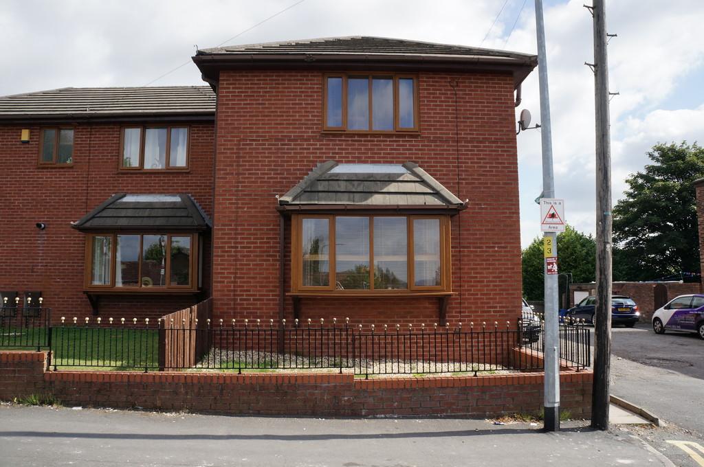Sandy Lane,HINDLEY 3 bed semidetached house £795 pcm (£183 pw)