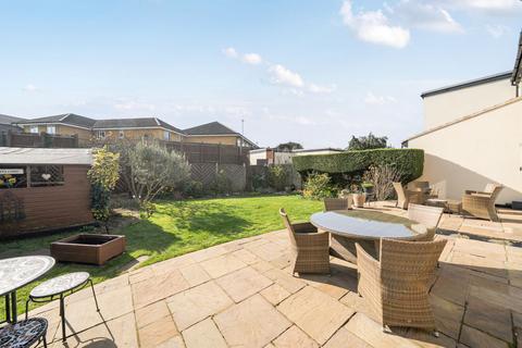 4 bedroom semi-detached house for sale, Sparrows Lane, New Eltham SE9