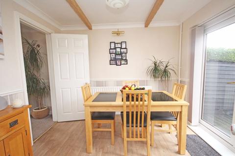 91 Manor Drive, Waltham, Grimsby, DN37 0NS