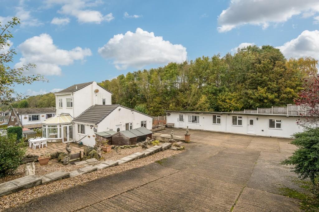 Leeds Road, Birstall 4 bed detached house £375,000