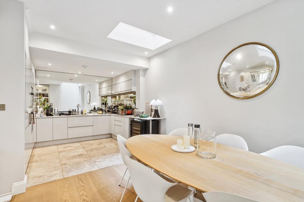 Dining/Kitchen
