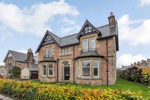 10 Abertarff Road, Inverness, IV2 3NW