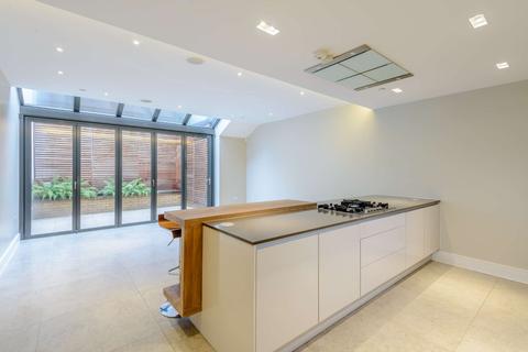 5 Rainsborough Square, London, SW6 1DQ