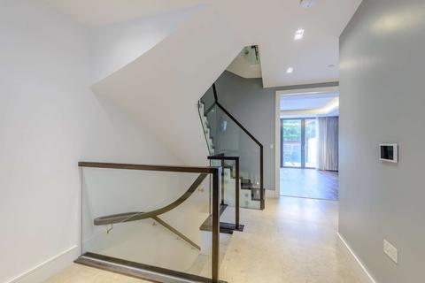 5 Rainsborough Square, London, SW6 1DQ