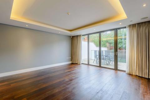 5 Rainsborough Square, London, SW6 1DQ