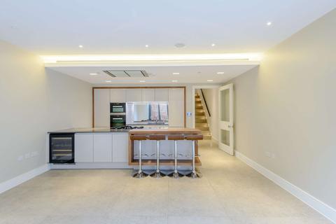 5 Rainsborough Square, London, SW6 1DQ