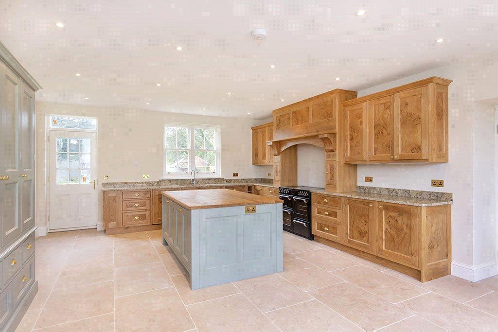 Sowerby under Cotcliffe... 4 bed detached house £2,250 pcm (£519 pw)