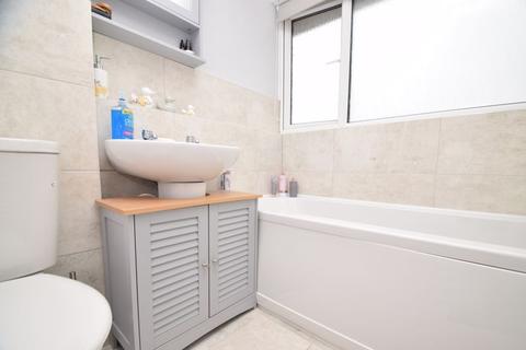 12 Achilles Close, Walsall, WS6 6JW
