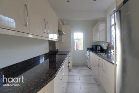 109 Mashiters Walk, Romford, RM1 4BS