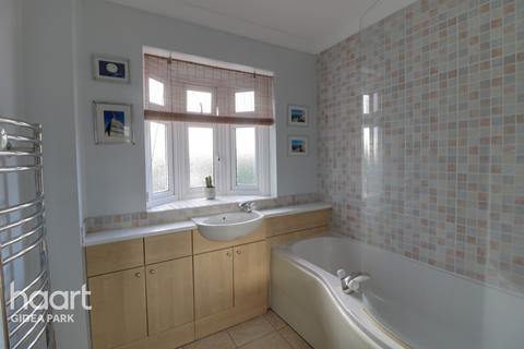 109 Mashiters Walk, Romford, RM1 4BS