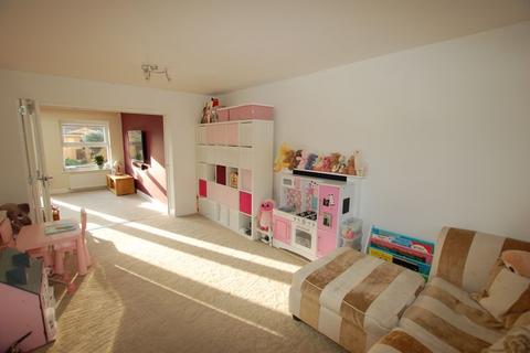 8 Bonham Drive, Orsett, Grays, RM16 3HG