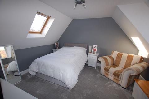 8 Bonham Drive, Orsett, Grays, RM16 3HG