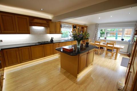 1, Orchard View Robinson Road, Horndon On The Hill, Stanford-le-hope, SS17 8PU