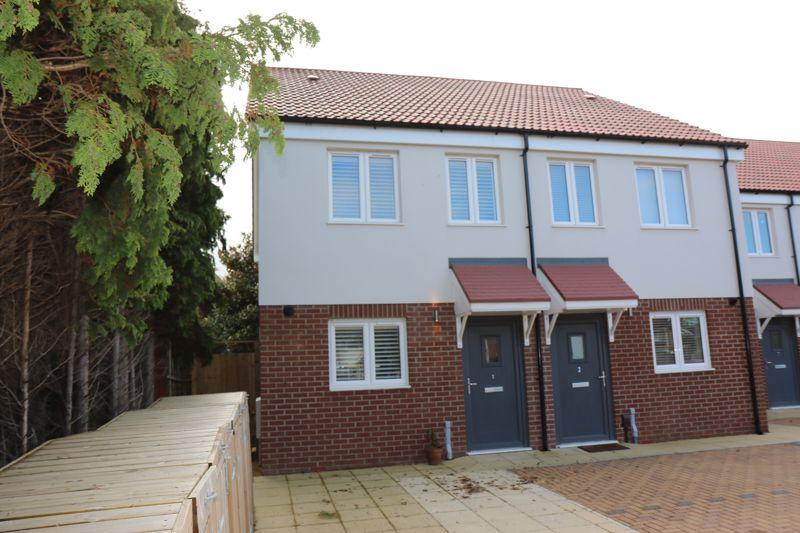 Moor Park, Clevedon 3 bed end of terrace house - £325,000