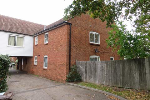 2 bedroom flat to rent, Colchester, CO28BD
