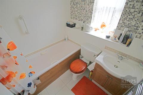 86 Albert Gardens, Church Langley, Harlow, CM17 9QG