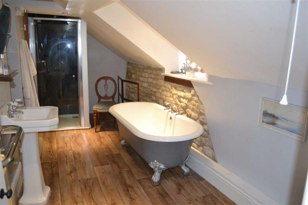 Ensuite Bath/Shower Room