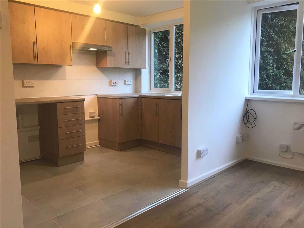 Coton Manor, Berwick Road, Shrewsbury 1 bed flat £550 pcm (£127 pw)