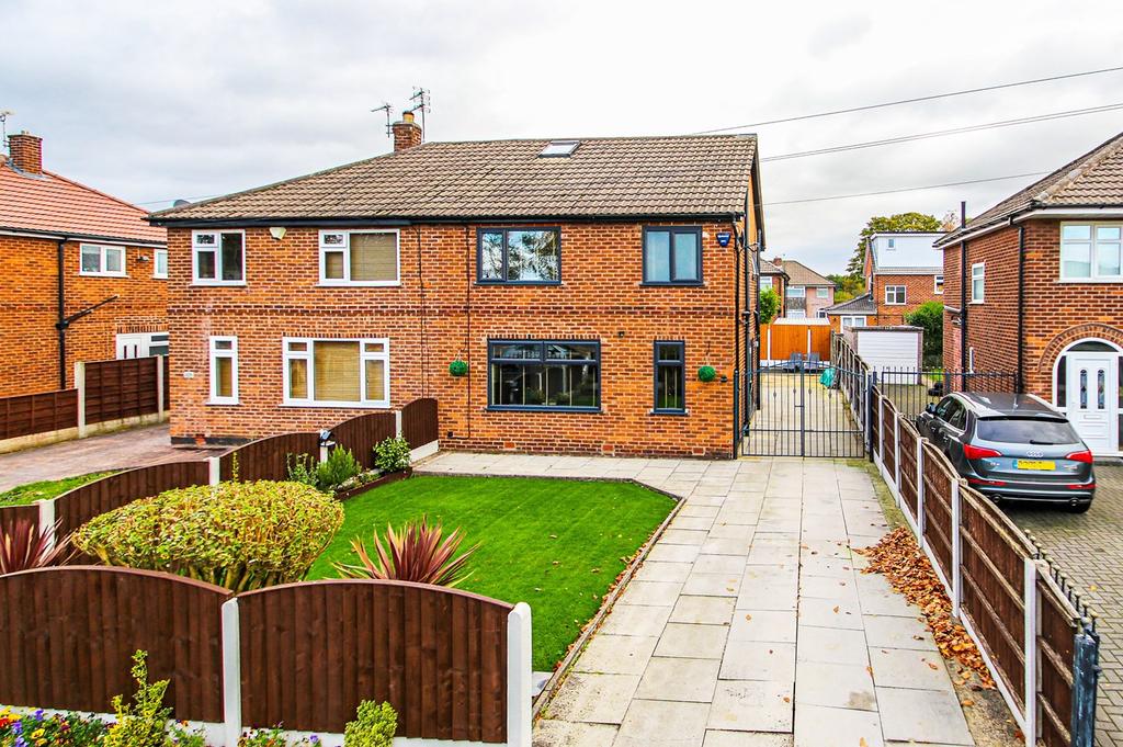 Moss Lane, Partington, Manchester, M31 3 bed semidetached house £230,000