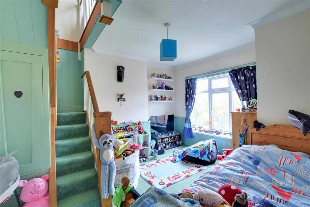 Bedroom 2 (rear)